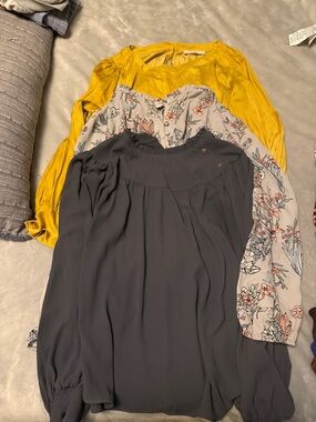 LOFT Mixed Tops Bundle - Mustard Yellow, Floral Cream, Charcoal Gray $25